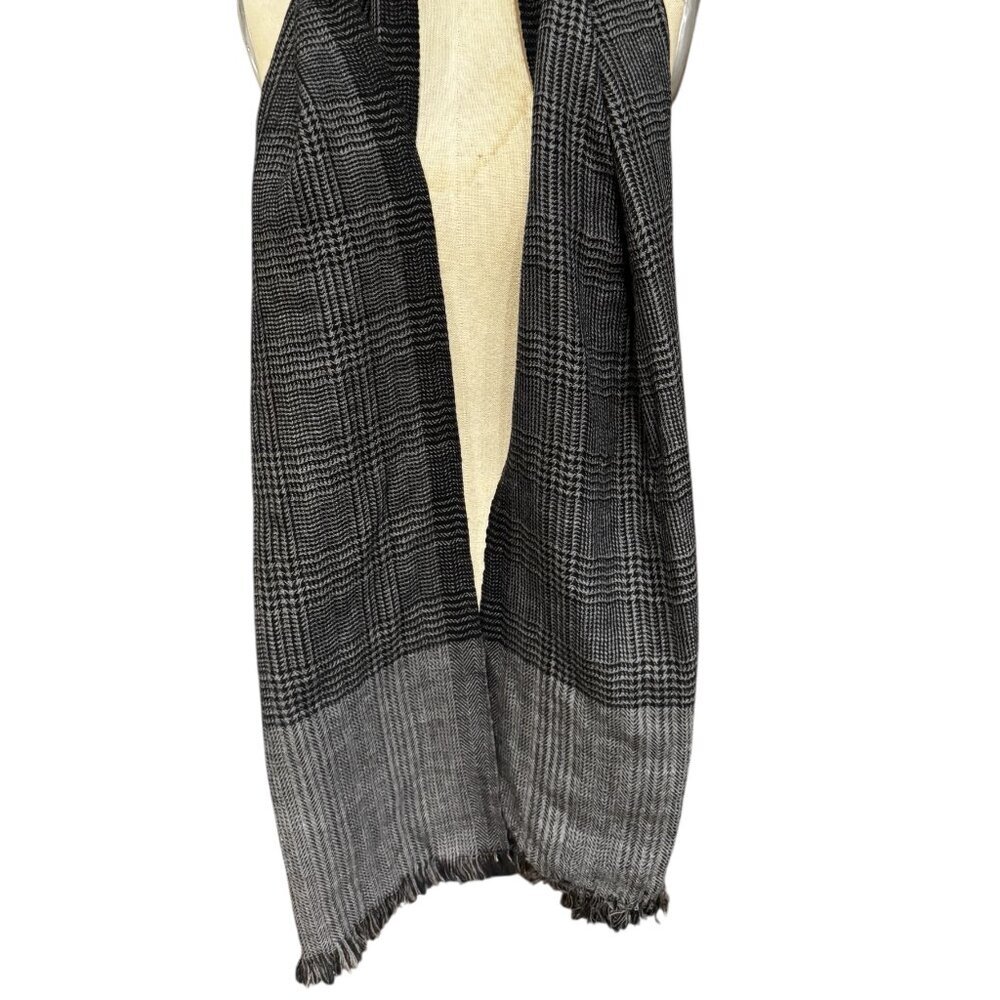 Banana Republic 100% Wool Glen Plaid Scarf Gray Black Fringe